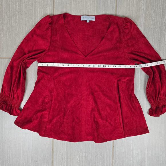Tuckernuck Easton Faux Suede Blouse Size Medium Red V Neck Puff Sleeve - Picture 2 of 7